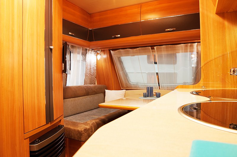 Fabricación de muebles y acondicionamientos con madera