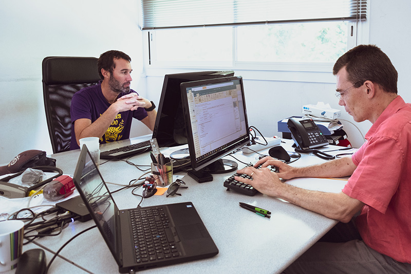 Almacam team working on development