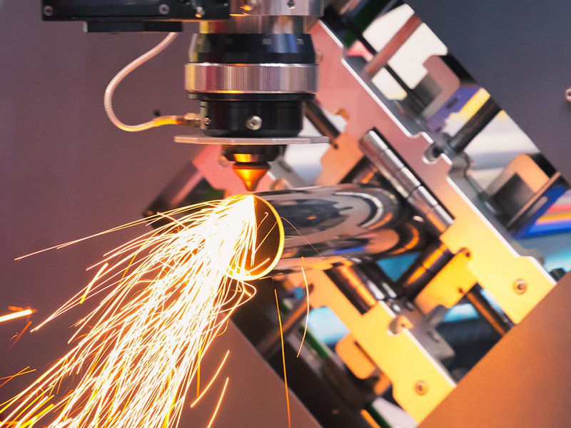 Taglio di tubi e profili